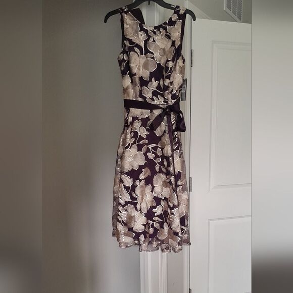 Tahari ASL Sleeveless - Picture 5 of 7